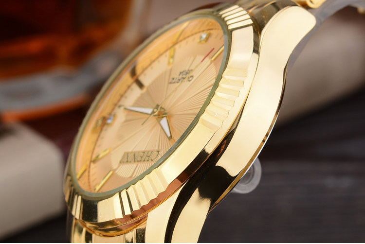 Luxury Men's Gold Watch with Stainless Steel Band