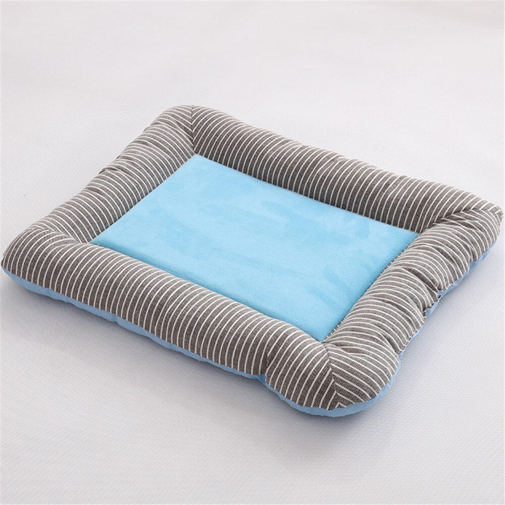 Comfortable Cooling Pet Bed for Large Dogs - Keep Your Pups Cool and Cozy!