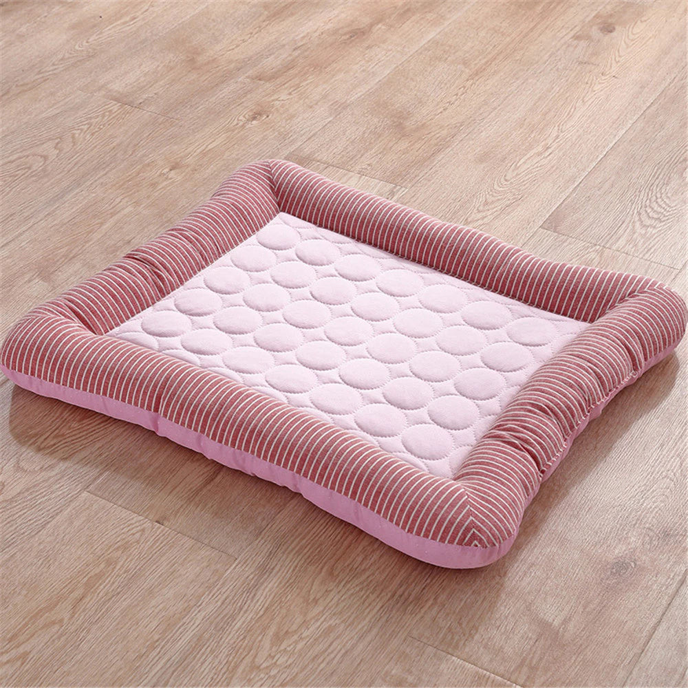 Comfortable Cooling Pet Bed for Large Dogs - Keep Your Pups Cool and Cozy!